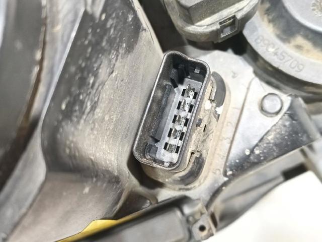RENAULT 260603054R Faro izquierdo  en stock Terrassa