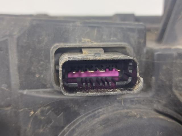 RENAULT 260605817R Faro izquierdo  en stock Salamanca