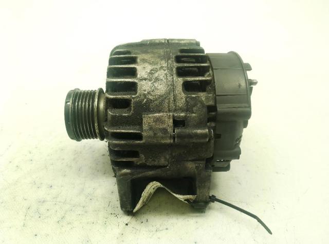 RENAULT 2606272D Alternador  en stock Salamanca