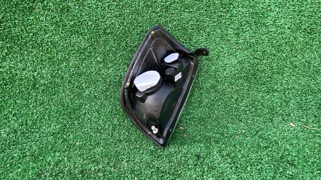 Luz indicadora izquierdo 261153S225 NISSAN