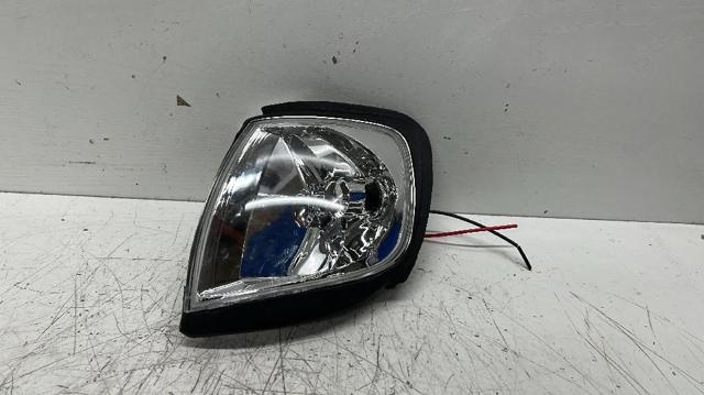 Luz indicadora izquierdo 261350X000 NISSAN
