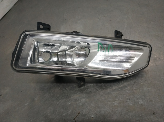 Luz antiniebla derecha 261508995A NISSAN