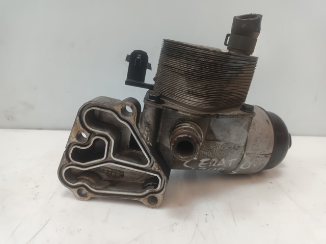 HYUNDAI 264102A100 Radiador de aceite  disponible Lugo