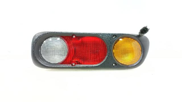 265500X001 Luz trasera de parachoques derecha  en stock Granada