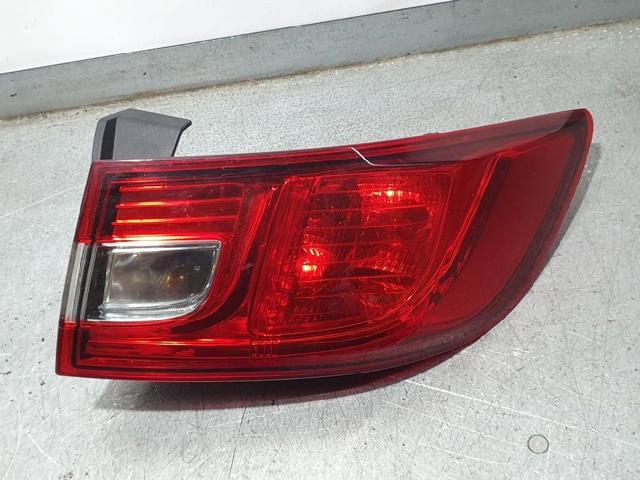 265502631R Piloto trasero exterior derecho  en stock Sabadell