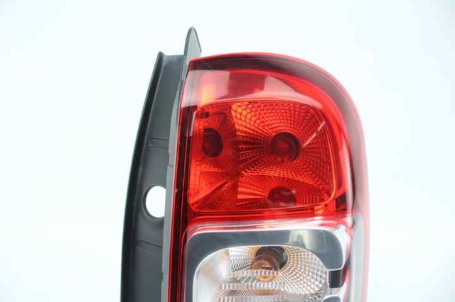 265506837R RENAULT Piloto trasero derecho  disponible Vigo