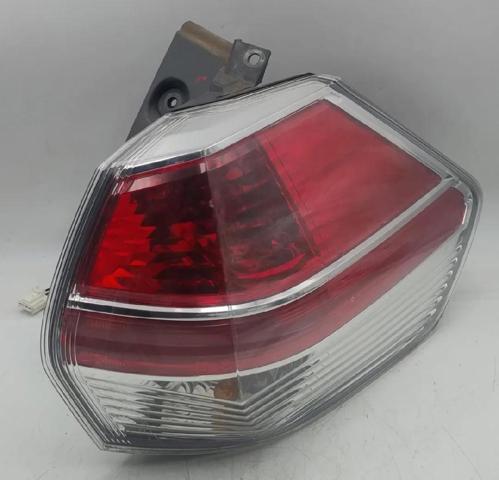 Piloto trasero exterior derecho 265506FP0A NISSAN
