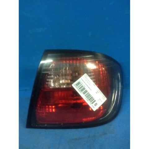 Piloto trasero exterior derecho 265509F527 NISSAN