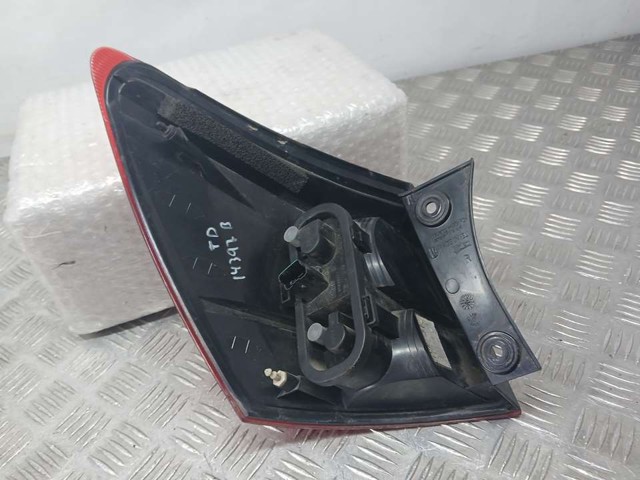 26550EY00A NISSAN Piloto trasero exterior derecho  comprar en Oviedo