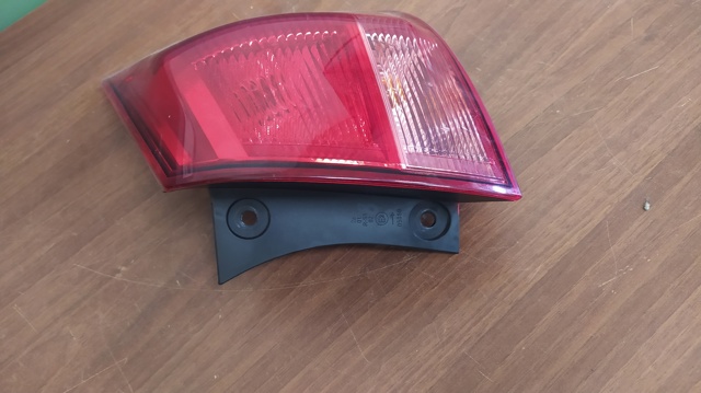 NISSAN 26554JD00A Piloto trasero exterior derecho comprar Tarragona