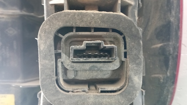 265550035R Piloto trasero izquierdo  disponible Burgos