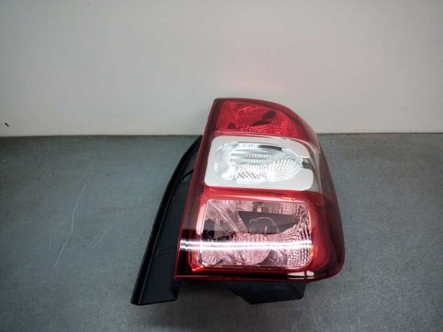 265551679R Piloto trasero izquierdo  disponible Málaga