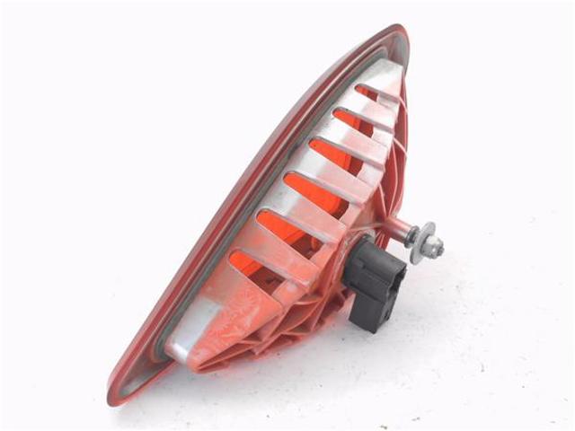 265900021R RENAULT Tercera luz de freno  en stock Huelva