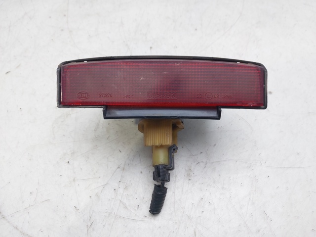 Tercera luz de freno para Nissan Primera P12