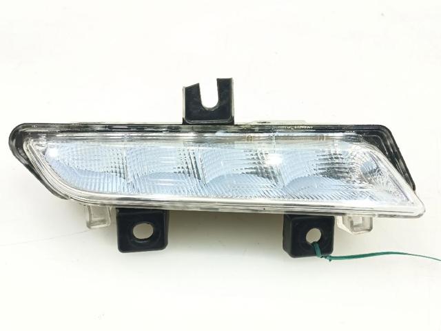 266000411R Luz diurna derecha  disponible Utrera