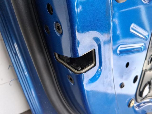 Cerradura de puerta delantera izquierda Ford Puma (J2K, CF7)