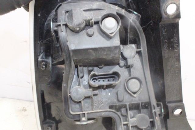 27043201 FIAT Piloto trasero derecho  disponible Ourense