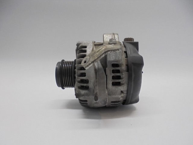 Alternador 270600Y040 Toyota