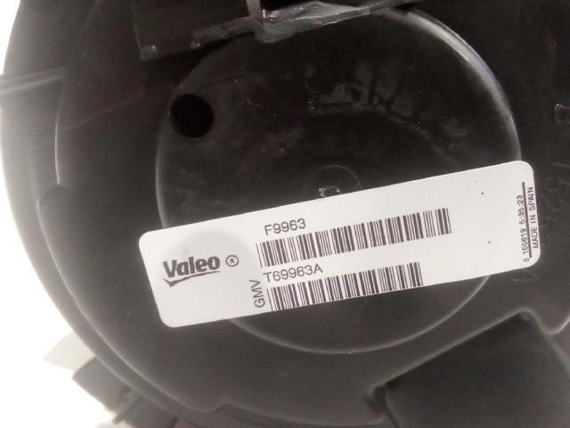 RENAULT 272103243R Motor del ventilador del calefactor  disponible Valladolid