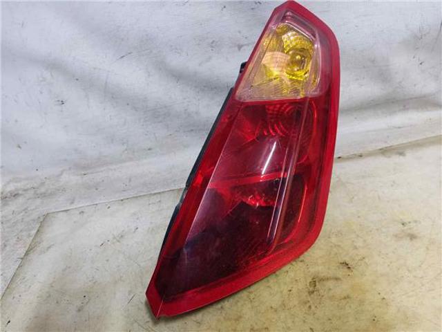 27460202 Piloto trasero derecho  disponible Utrera