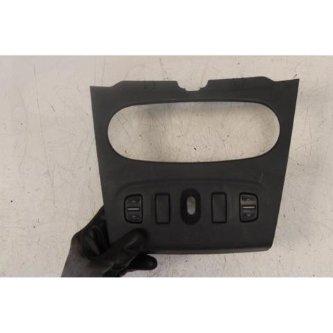 275009384R Panel de revestimiento del salpicadero  en stock Sabadell