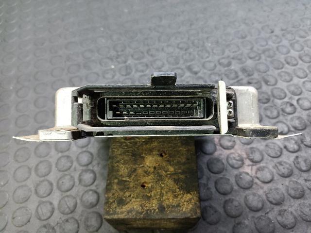 Módulo de control del motor BMW 5 (E28)