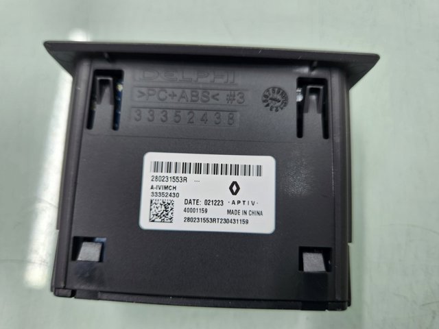 RENAULT 280231553R Concentrador USB  en stock Terrassa