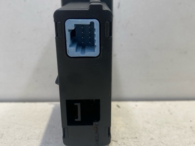 RENAULT 280231553R Concentrador USB  comprar en Albacete