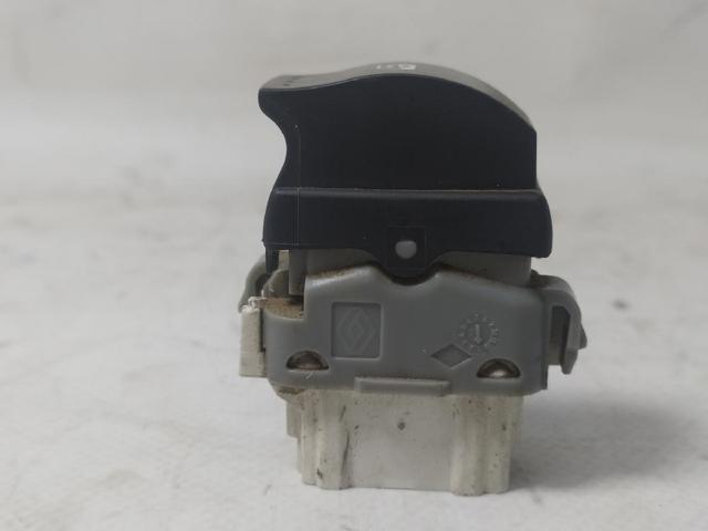 RENAULT 28082 Módulo de control del elevalunas trasero derecho  disponible Valladolid