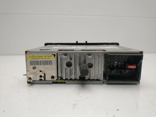 RENAULT 281150743R Radio AM/FM  disponible Valladolid