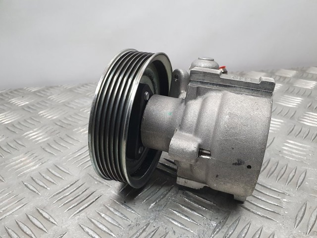 PEUGEOT 28240628 Bomba de dirección  en stock Salamanca