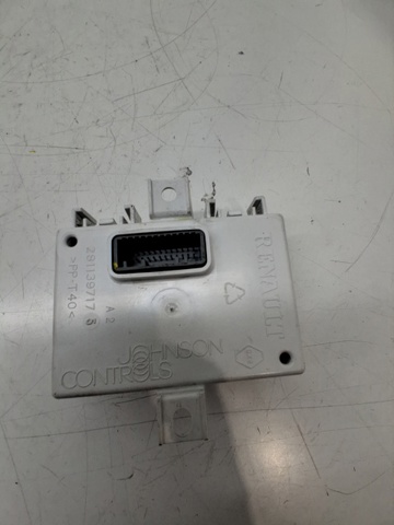 RENAULT 283467680R Unidad de control multimedia comprar Barcelona