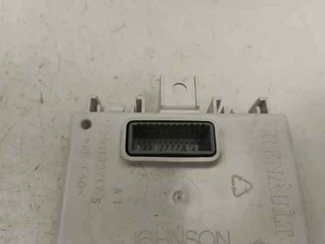 283468105R Renault (RVI)