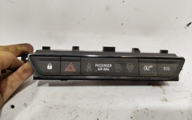 Interruptor warning Dacia Sandero III hatchback comprar en España