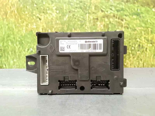 RENAULT 284B10447R Caja de fusibles  comprar en Albacete