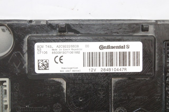 284B10447R RENAULT Caja de fusibles  comprar en Lleida