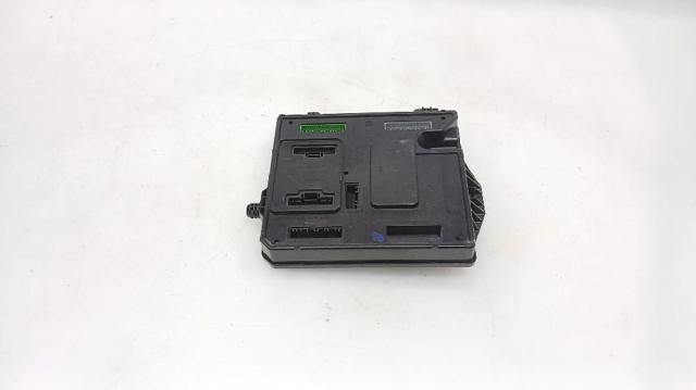 RENAULT 284B17882R Caja de fusibles  en stock Terrassa