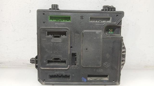 RENAULT 284B17882R Caja de fusibles  en stock Valencia