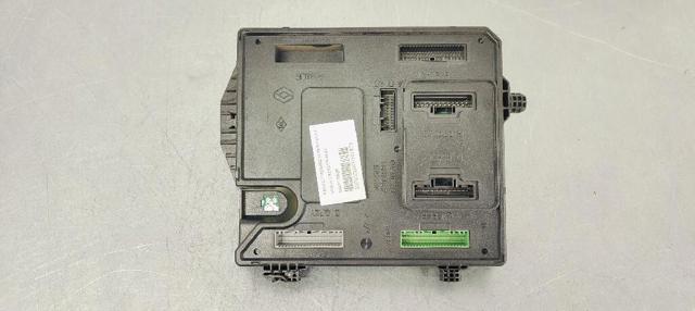 284B17882R Caja de fusibles  en stock Sabadell