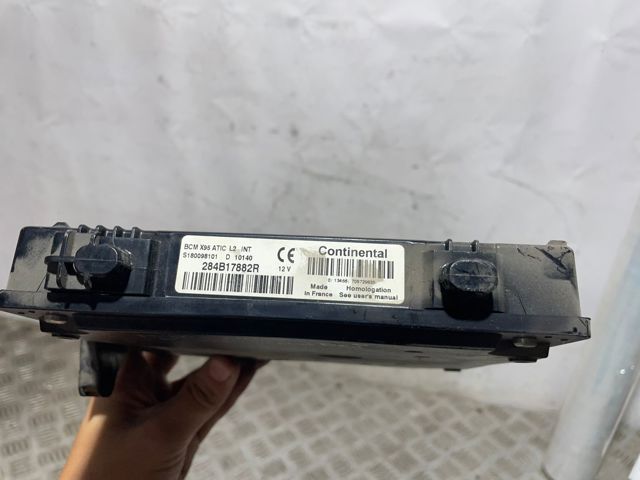 284B17882R Caja de fusibles  en stock Sabadell