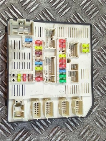 284B60008R Caja de fusibles  en stock Castellón