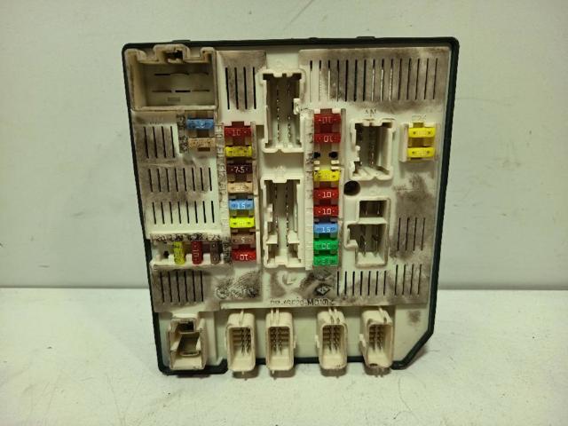 284B60008R Caja de fusibles  disponible Málaga