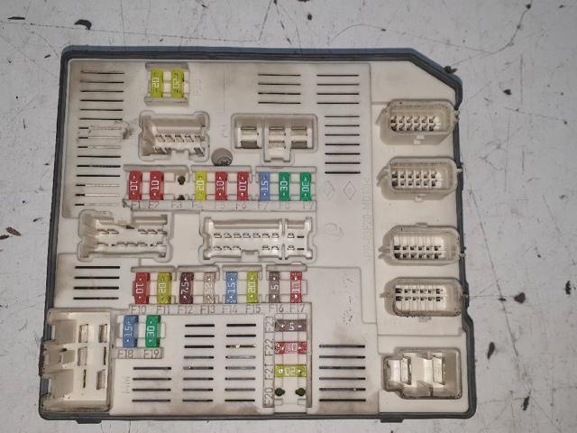 RENAULT 284B60168R Caja de fusibles  disponible Lugo