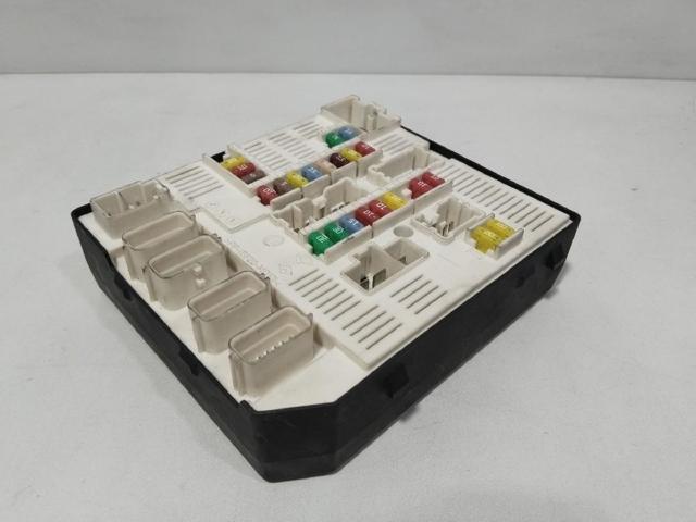 RENAULT 284B60168R Caja de fusibles  en stock Valencia