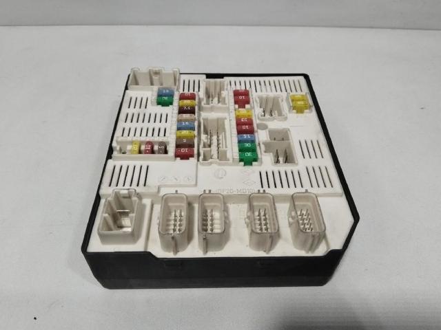 RENAULT 284B60168R Caja de fusibles comprar Barcelona
