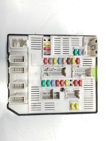 RENAULT 284B60168R Caja de fusibles comprar Pamplona