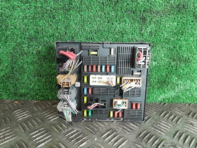 RENAULT 284B62342R Caja de fusibles comprar Pamplona