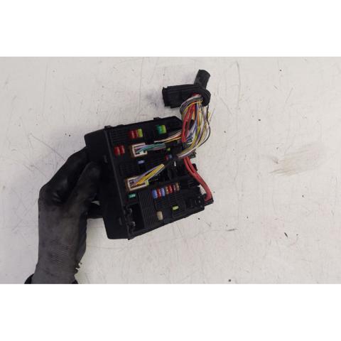 Caja de fusibles Renault Scenic 3 JZ0, JZ1