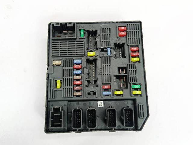 Caja de fusibles para Renault Scenic JZ0, JZ1