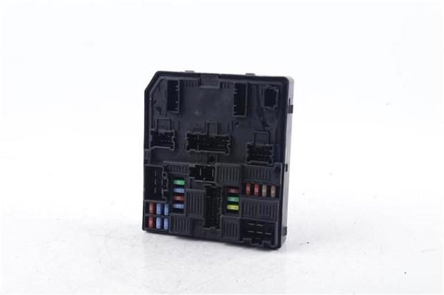 RENAULT 284B69501R Caja de fusibles  disponible Lugo